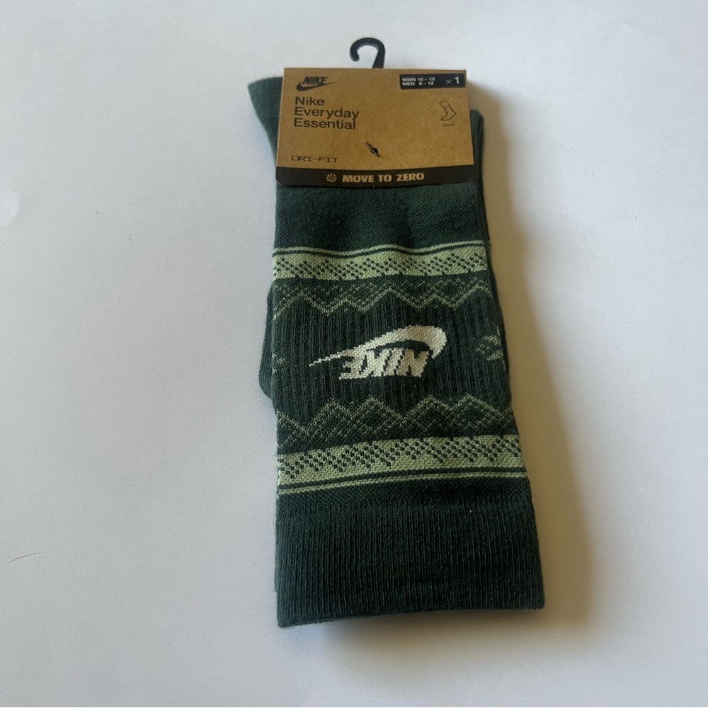 NIKE EVERYDAY ESSENTIAL MOVE TO ZERO DRI-FIT SOCKS GREEN LARGE NWT
